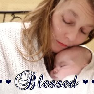 Meet your Posher, Carmela